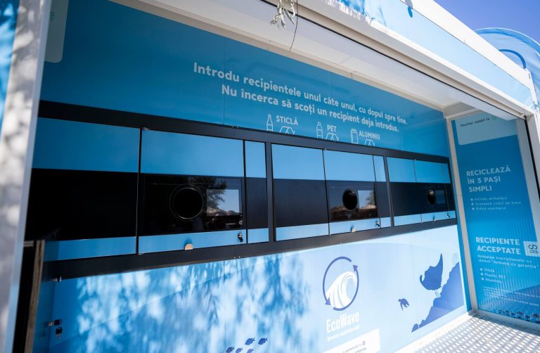 A fost inaugurat primul echipament de colectare a ambalajelor SGR, instalat pe plajă