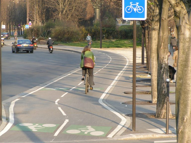 (Foto reprezentativă: Piste pentru biciclete, 10 ianuarie 2014, ©Manfred Breithaupt)