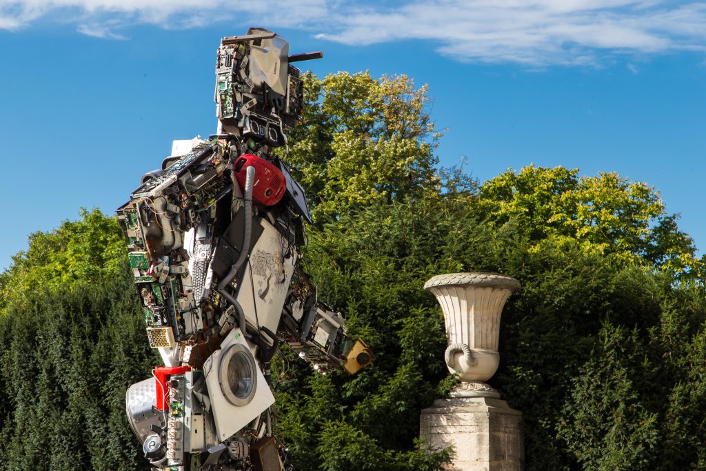 Foto reprezentativă: Sculptură WERTGIGANT deșeuri electronice, 29 septembrie 2021, ©Rüdiger Koch Hannover