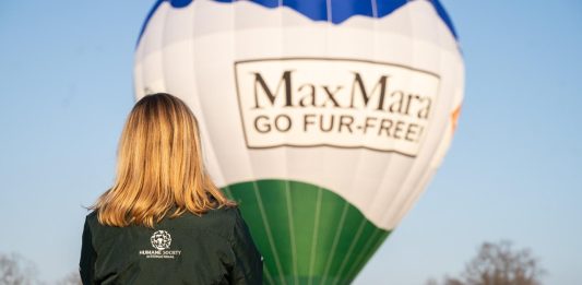 Foto: Balon cu aer cald, campanie anti blănuri, Humane Society International