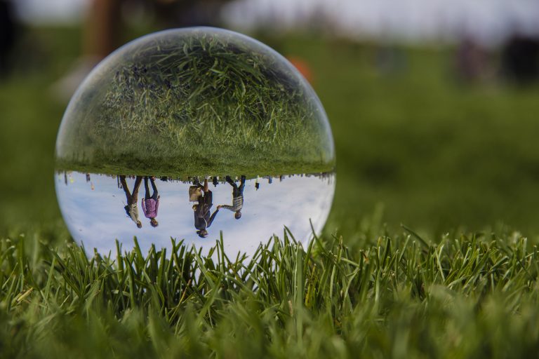 Foto reprezentativă: Perspectivă alternativă asupra vieții, 4 mai 2013, ©Kobi Walsh
