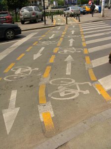 Foto: Piste de biciclete in Bucuresti, Romania, 15 mai 2008. Sursa: Meaduva | Flickr | https://tinyurl.com/ym5skrdz 