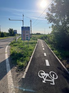 Foto: Intrand in Romania pe o pista de biciclete, 18 iunie 2024. Sursa: Jon Worth | Flickr | https://tinyurl.com/2wp8hnn8