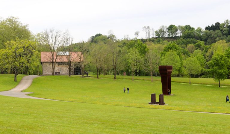 Foto reprezentativă: Muzeul din Chillida-Leku, Guipuzcoa, Țara Bascilor, Spania, 17 aprilie 2019, ©Joanbrebo