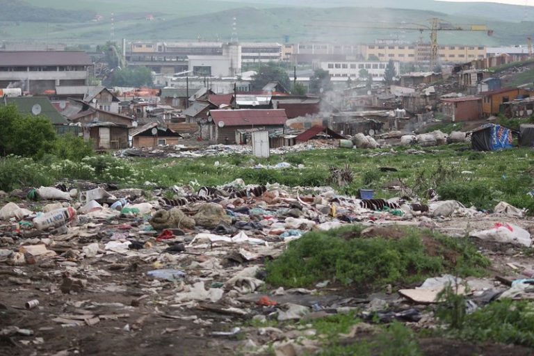 Lungul drum al textilelor spre reciclare: Cum s-au pregătit autoritățile pentru colectarea obligatorie?