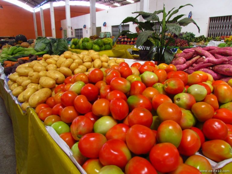 Foto reprezentativă: Piață de legume și fructe, 6 octombrie 2011, ©Josh Barros