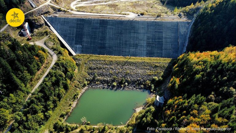 Foto: Răstoliţa - Valea Mureşului Superior, iunie 2004 Sursa: Comunitatea Declic citând Facebook