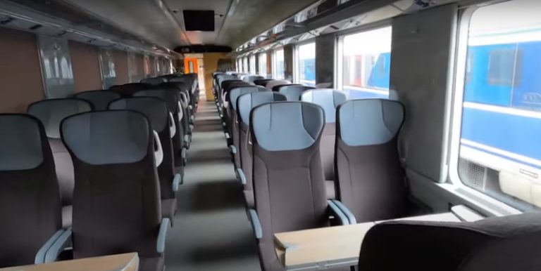 Primul tren modernizat cu fonduri PNRR pornește pe ruta București – Constanța