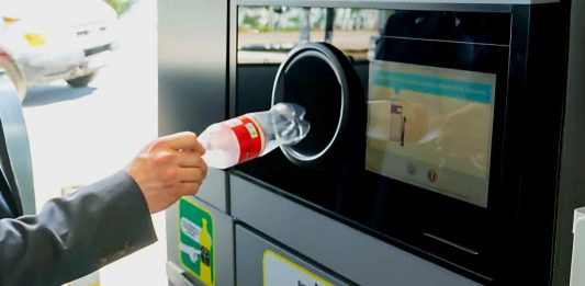 Foto: Automat de returnare ambalaje (RMV), ©Mircea Fechet/Facebook