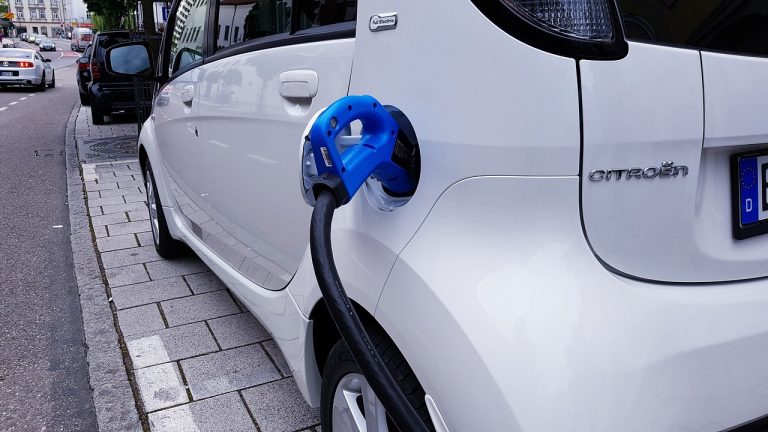 Impozit pe masina electrica si hibrid