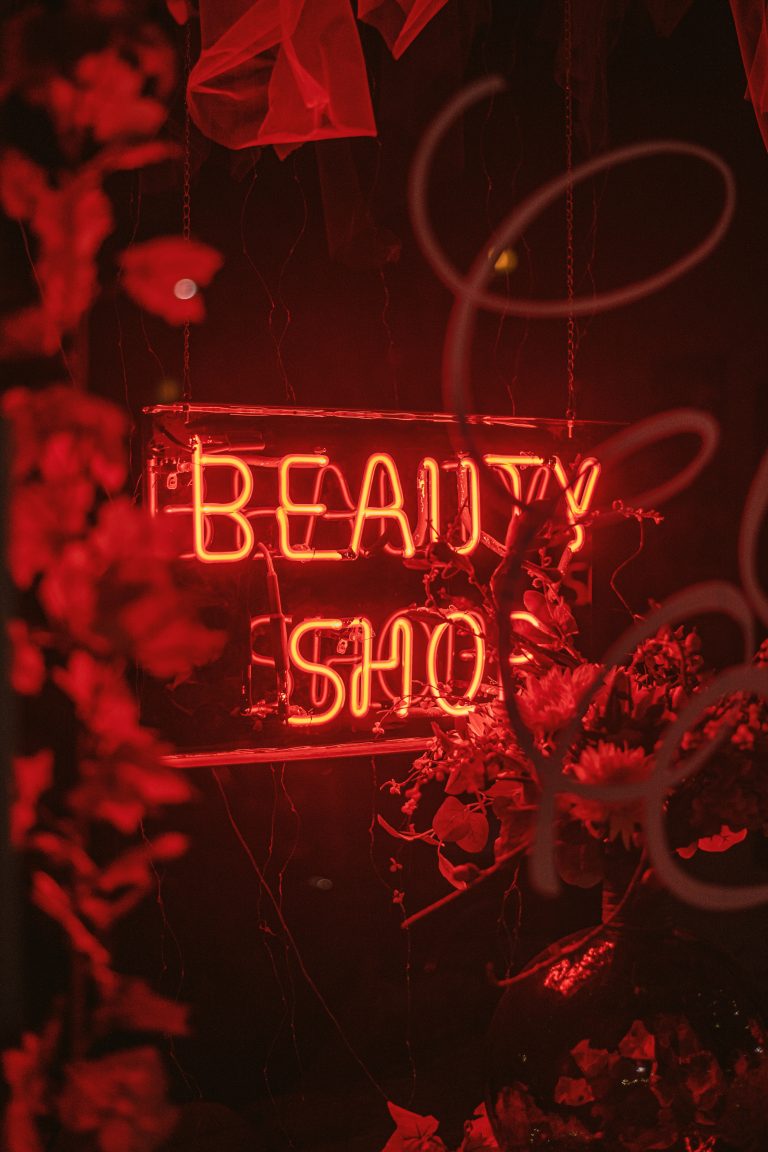 Foto: Beauty shop Sursa: Steven Cordes | Unsplash