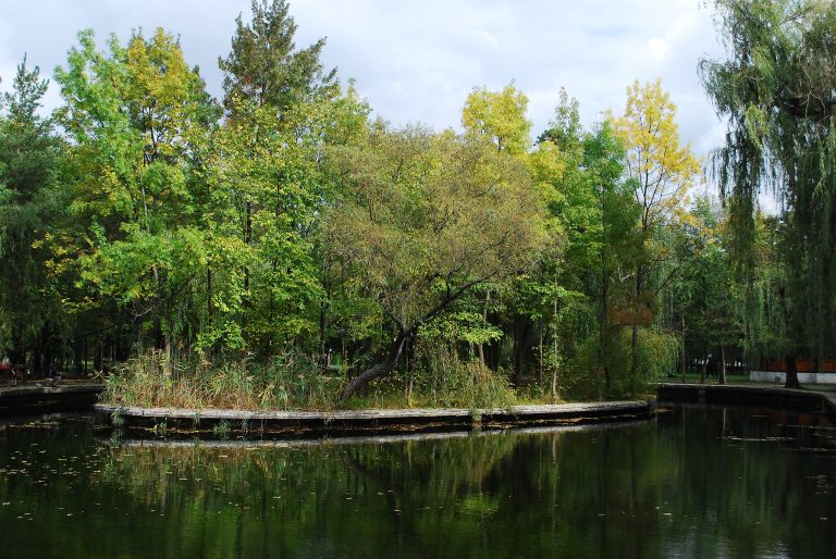 Parcul Crâng, Buzău, De la Andrei Stroe - Operă proprie, CC BY-SA 3.0, Sursa: Wikipedia.ro