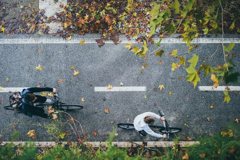 Foto: Transport sustenabil urban, piste de biciclete Sursa: Umit Yildirim | Unsplash
