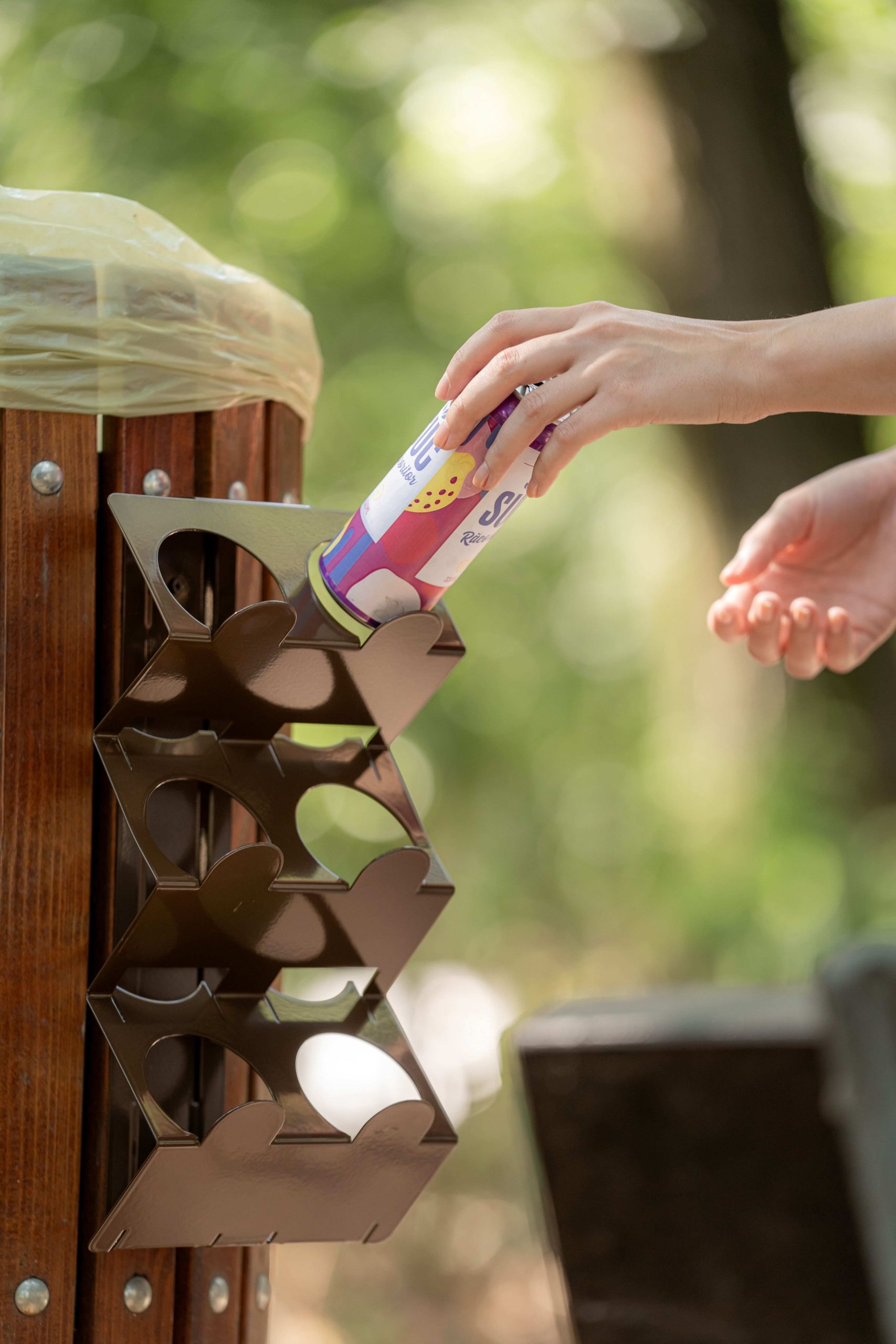 Foto: Proiect coșuri stradale pentru ambalaje SGR, ©RetuRO