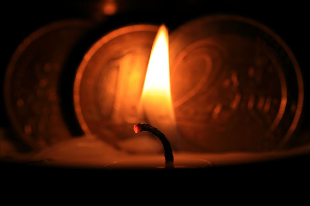 Foto: Lumina lumânării, ©Kaffeesüchtig | Pixabay