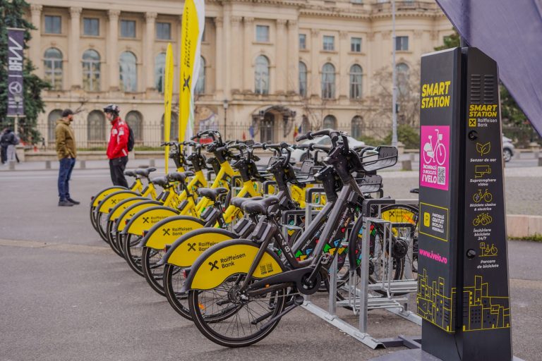 450 de biciclete noi de sharing și parcări publice pentru bucureșteni